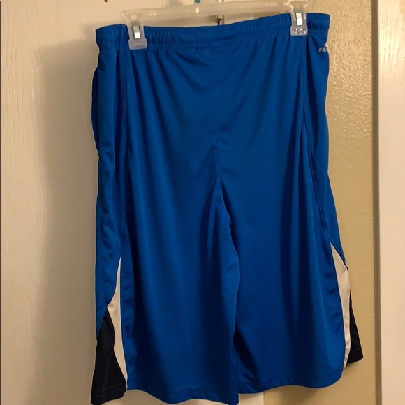 Nike shorts kids XL/ men S - Picture 4 of 7
